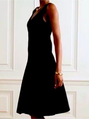Theory Keyhole Cutout Dress 2 Black V Neck Fit Flare Minimalist